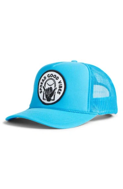 Friday Feelin ' Good Vibes Trucker Hat In Blue