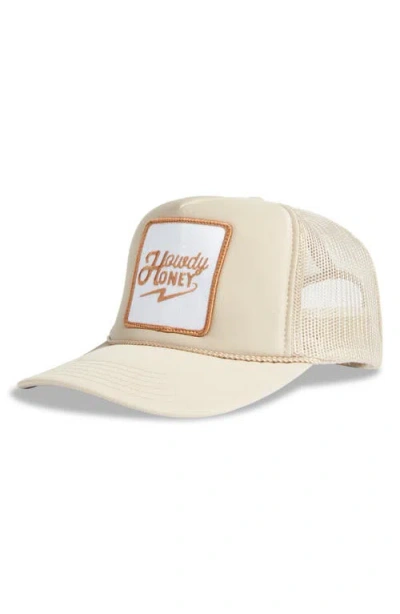 Friday Feelin ' Howdy Honey Trucker Hat In Brown