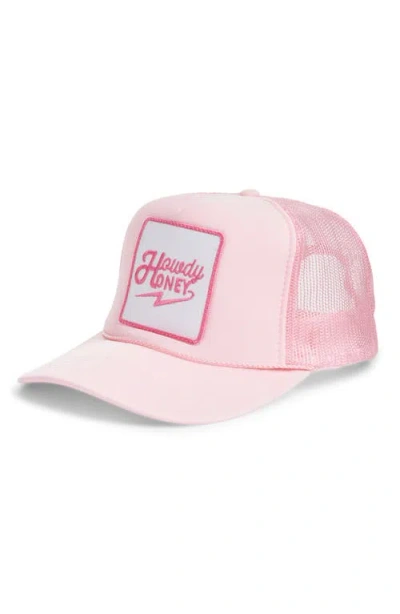 Friday Feelin ' Howdy Honey Trucker Hat In Pink