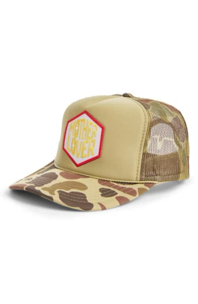 Friday Feelin ' Mother Lover Camo Trucker Hat In Gold