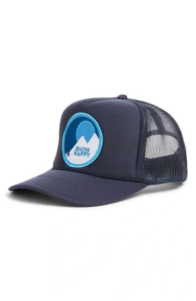 Friday Feelin ' Snow Happy Patch Trucker Hat In Blue