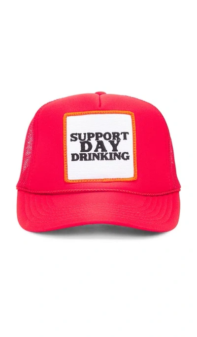 Friday Feelin Support Day Drinking Hat In 红色