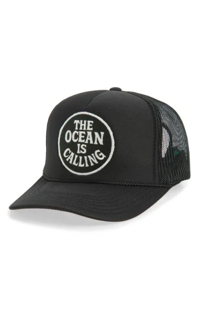 Friday Feelin ' The Ocean Is Calling Trucker Hat In Metallic