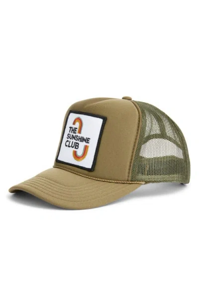 Friday Feelin ' The Sunshine Club Trucker Hat In Olive