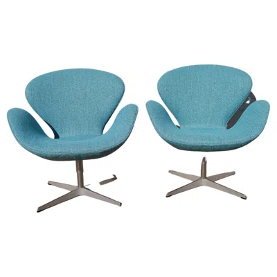 Pre-owned Fritz Hansen Pair Of Mid Century Modern Danish Modern Arne Jacobsen Swan Chairs In Blue
