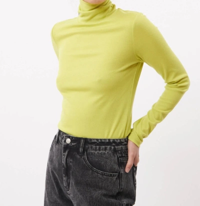 Frnch Carmelite Knit Top In Lime Green In Yellow