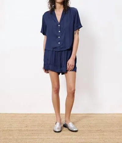 Frnch Chelly Satin Collared Shirt In Navy In Blue