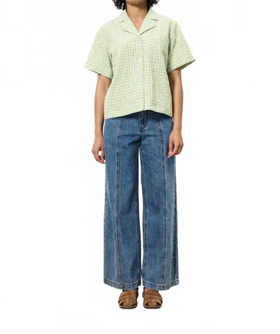 FRNCH ILEA BUTTON FRONT SHORT SLEEVE BLOUSE IN LIME