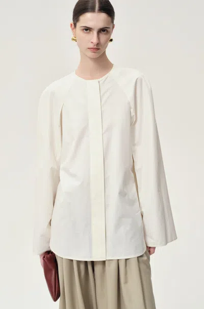 Front Row Shop Women's Sculptural Shaped Shirt Off-white