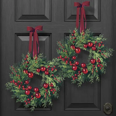 Frontgate Set Of 2 Radiant Rouge Mini Wreaths In Green