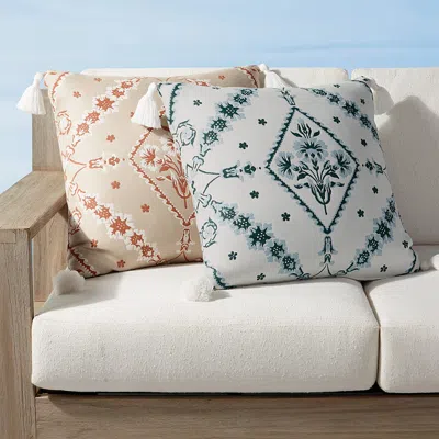 Frontgate Sofia Medallion Indoor/outdoor Pillow In Leaf