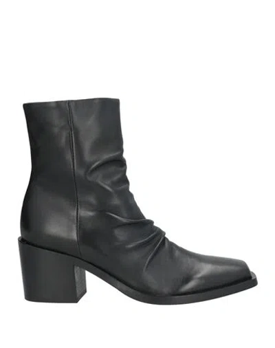 Fruit Fru. It Woman Ankle Boots Black Size 8 Leather