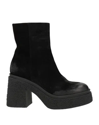 Fruit Fru. It Woman Ankle Boots Black Size 8 Leather