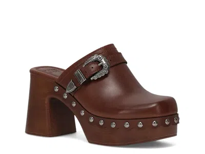 Frye And Co Wylie Scalloped Clog In Brown