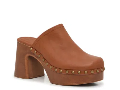 Frye And Co Wylie Clogs In Brown