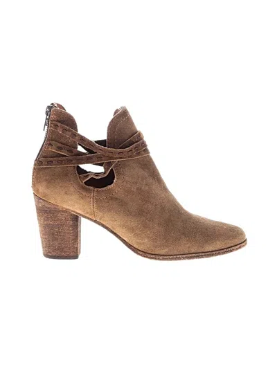 Pre-owned Frye Ankle Boots In Brown