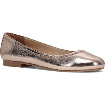 Frye Carson Ballet Flat In Gold