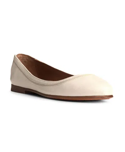 Frye Carson Ballet Flats In White -waxy Leather