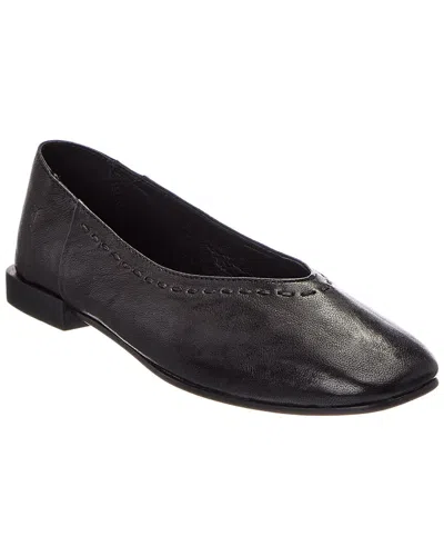Frye Claire Leather Flat In Black