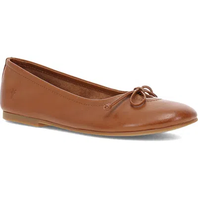 Frye Emma Ballet Flat In Brown