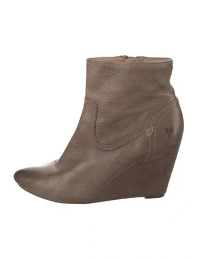 Pre-owned Frye Leather Boots In Neutral