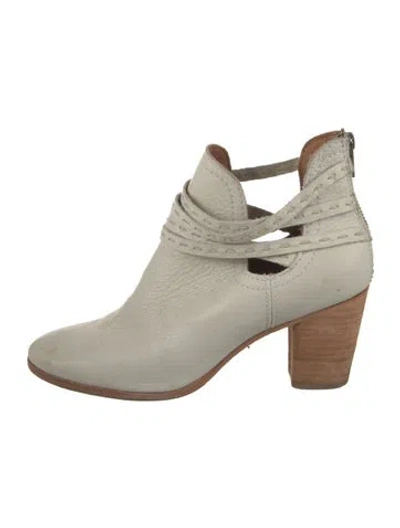 Pre-owned Frye Leather Boots In Neutral