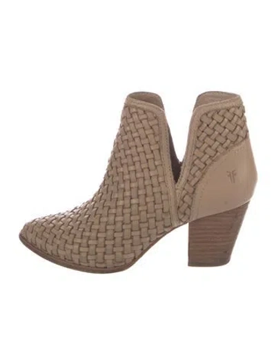 Pre-owned Frye Leather Chelsea Boots In Neutral