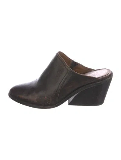 Pre-owned Frye Leather Mules In Black
