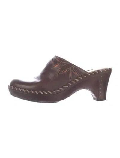 Pre-owned Frye Leather Mules In Burgundy