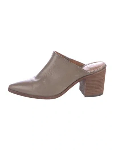 Pre-owned Frye Leather Mules In Grey
