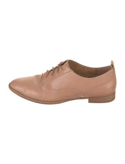 Pre-owned Frye Leather Oxfords In Neutrals
