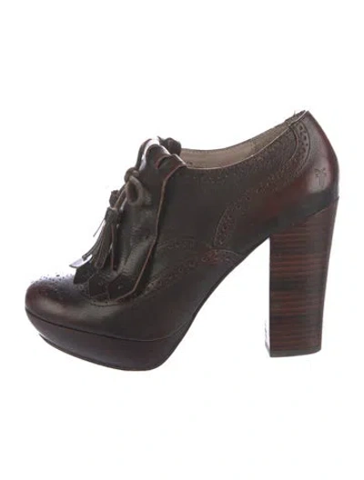 Pre-owned Frye Leather Pumps In Brown
