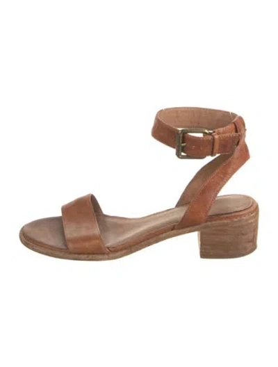 Pre-owned Frye Leather Sandals In Brown