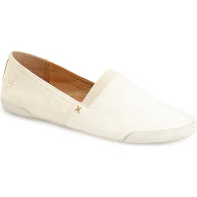 Frye Melanie Slip-on Flat In White - Lyra