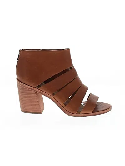Pre-owned Frye Sandals In Brown