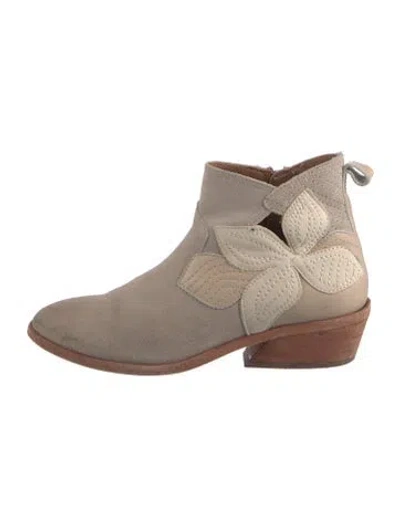 Pre-owned Frye Suede Chelsea Boots In Neutral