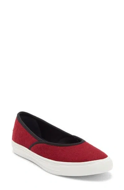 Fuchsia Crossover Sneaker Flat (women) In Burgundy
