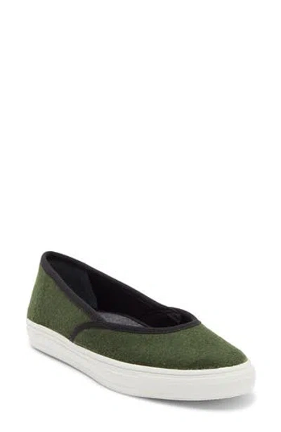 Fuchsia Crossover Sneaker Flat (women) In Green