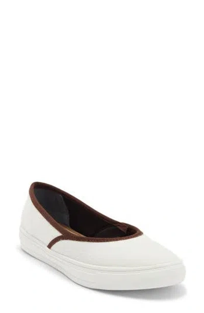 Fuchsia Crossover Sneaker Flat (women) In White
