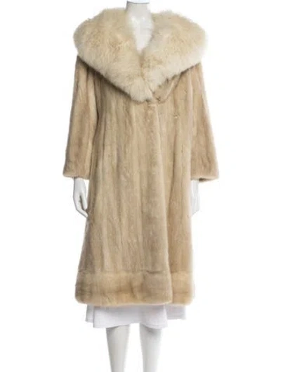 Pre-owned Fur Coat In Brown/neutrals