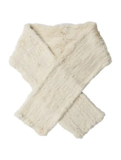 Pre-owned Fur Scarf In White