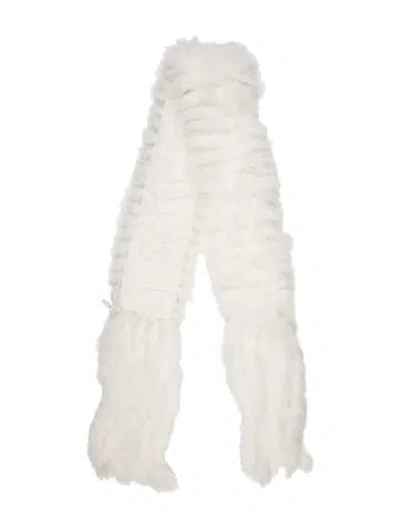Pre-owned Fur Scarf In White