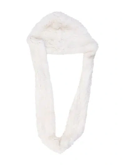 Pre-owned Fur Scarf In White