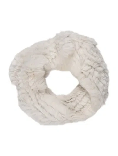 Pre-owned Fur Snood In White