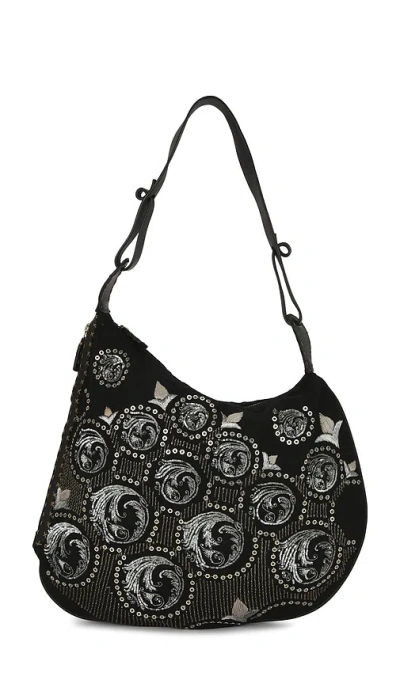 Fwrd Renew Fendi Embroidered Oyster Shoulder Bag In Black