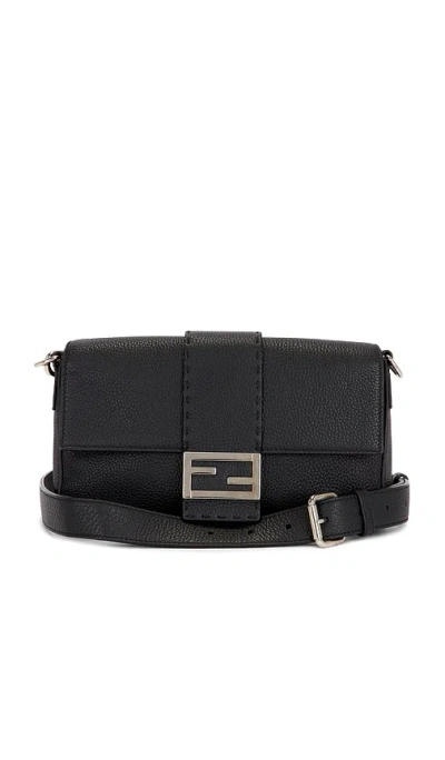 Fwrd Renew Umhängetasche Fendi In Black