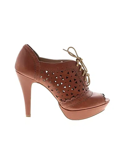 Pre-owned G By Guess Heels In Brown