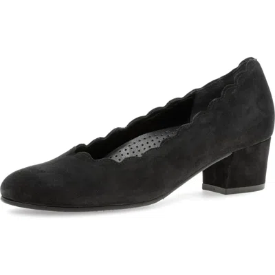 Gabor Scallop Pump In Black