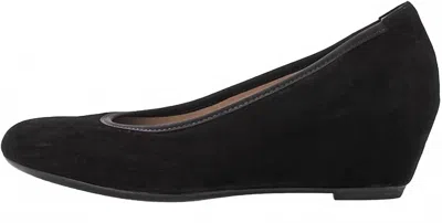 Gabor Women's Fantasy Pump In Black Suede