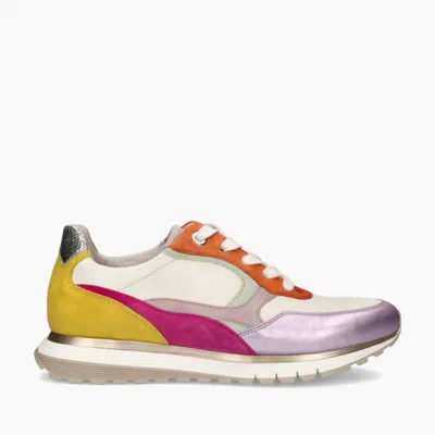 Gabor Women's Jogger Sneaker In Off White/gum In Multi